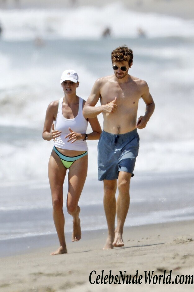 Kelly Rohrbach Bikini 111251