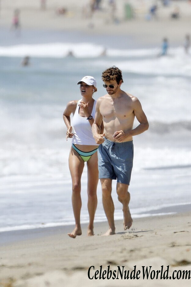 Kelly Rohrbach Bikini 111254