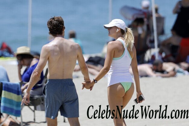 Kelly Rohrbach Bikini 111269