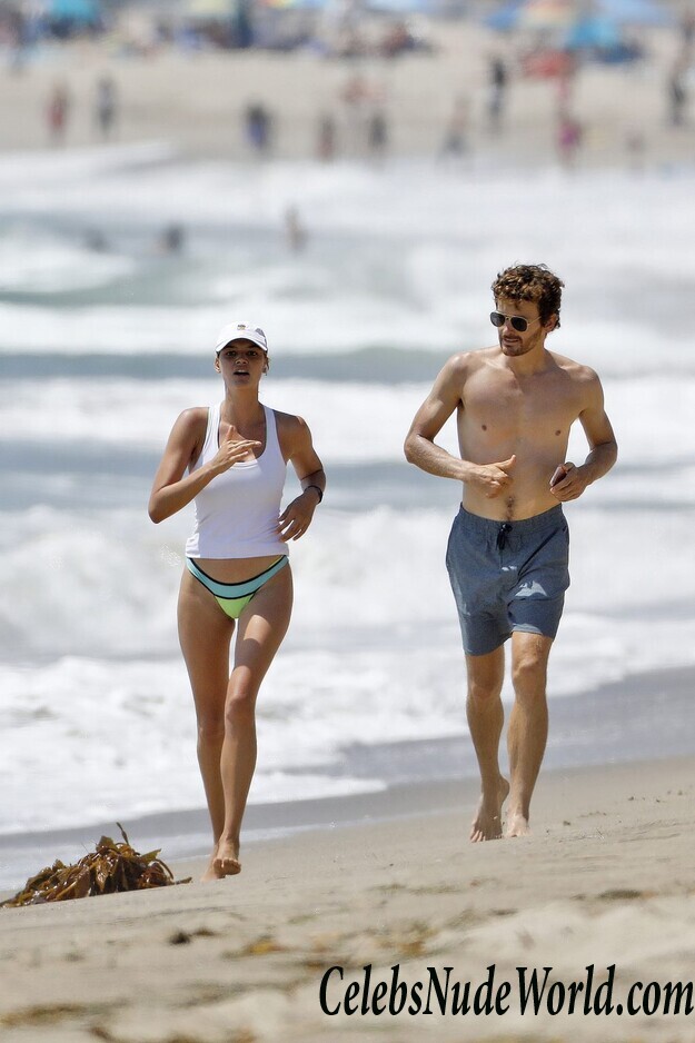 Kelly Rohrbach Bikini 111277