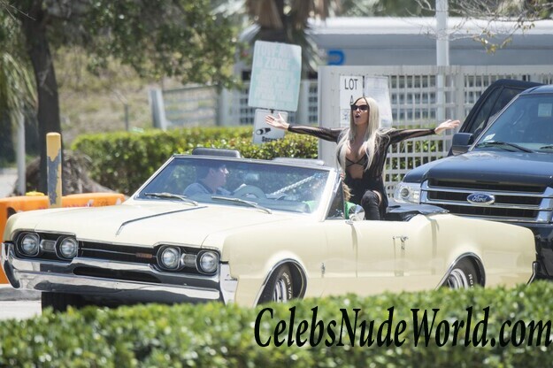 Katie Price Is The Right Kind Of Trashy 111609