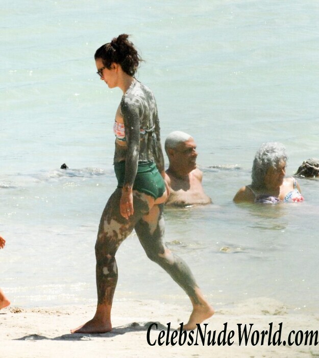 Keira Knightley Sexy 111817