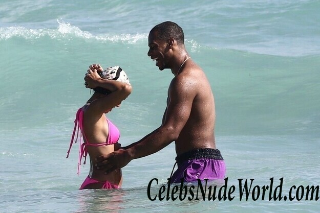 Karrueche Tran Bikini 111857