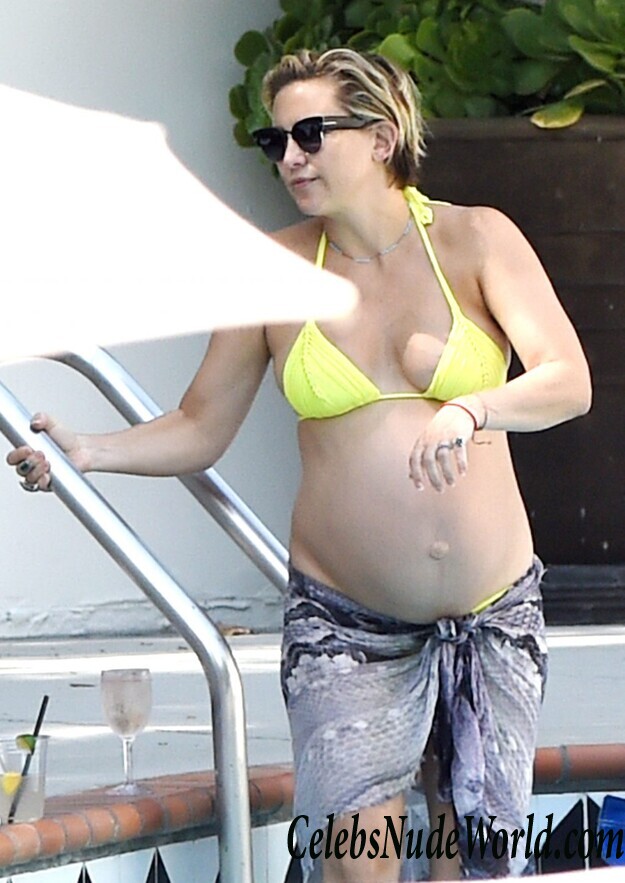 Kate Hudson Bikini 112068
