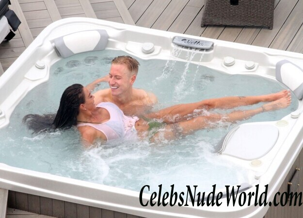 Katie Price Sexy 112239