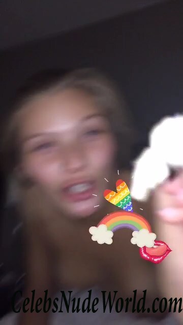 Topless Photos of Josie Canseco 112489