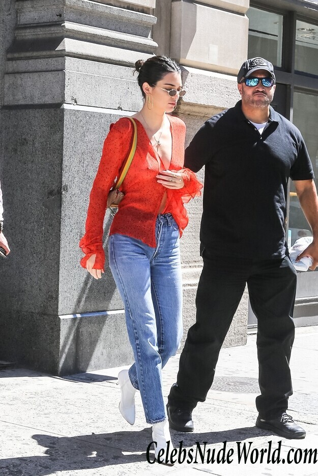 Kendall Jenner Pokies 112760