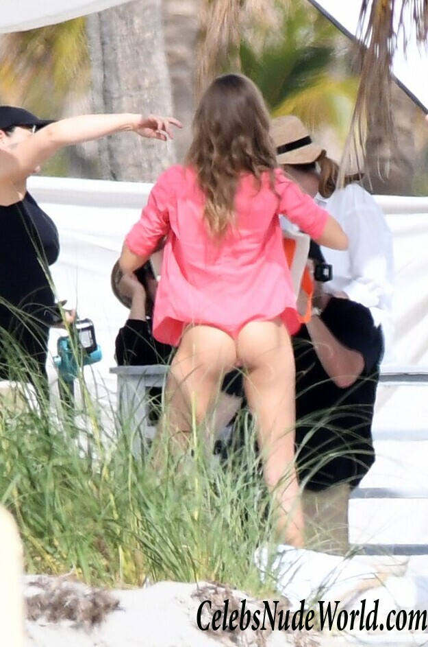 Josephine Skriver Sexy 112871