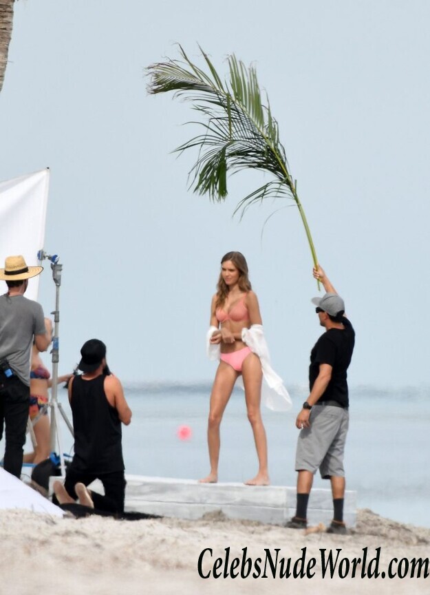 Josephine Skriver Sexy 112882