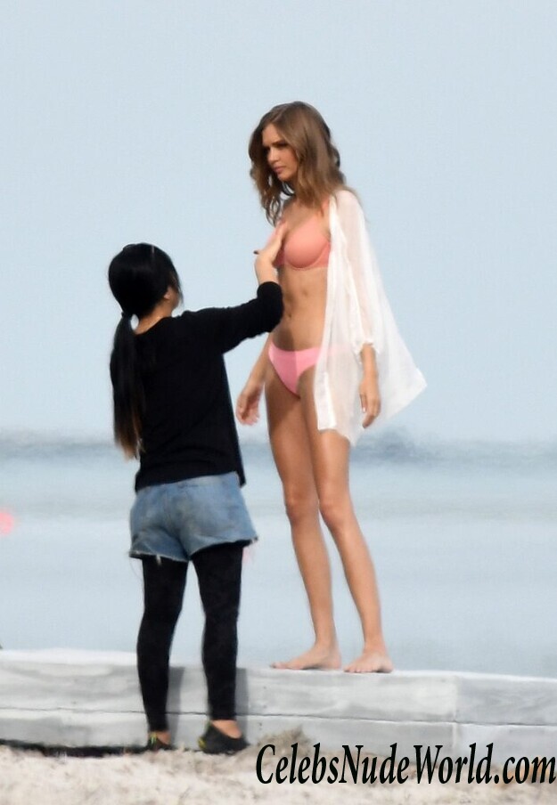 Josephine Skriver Sexy 112884