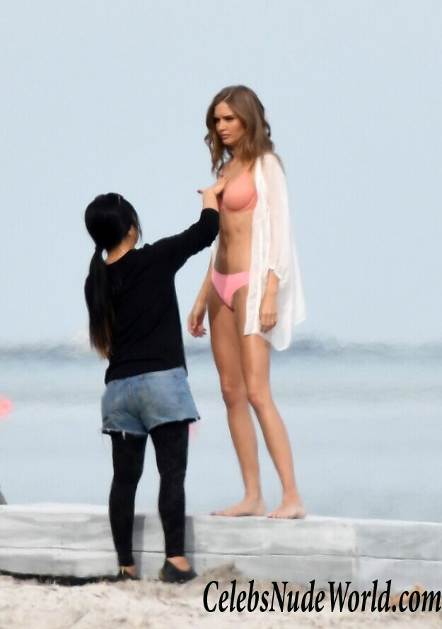 Josephine Skriver Sexy 112885