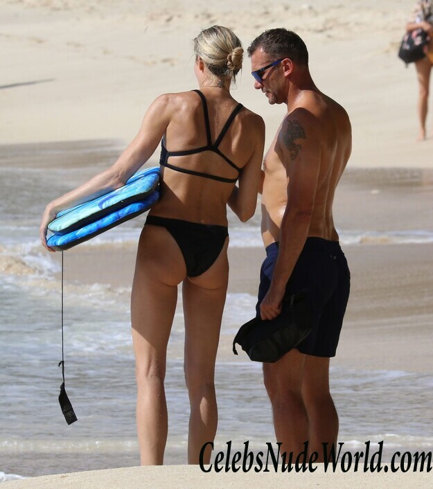 Kristen Pazik Bikini 113429