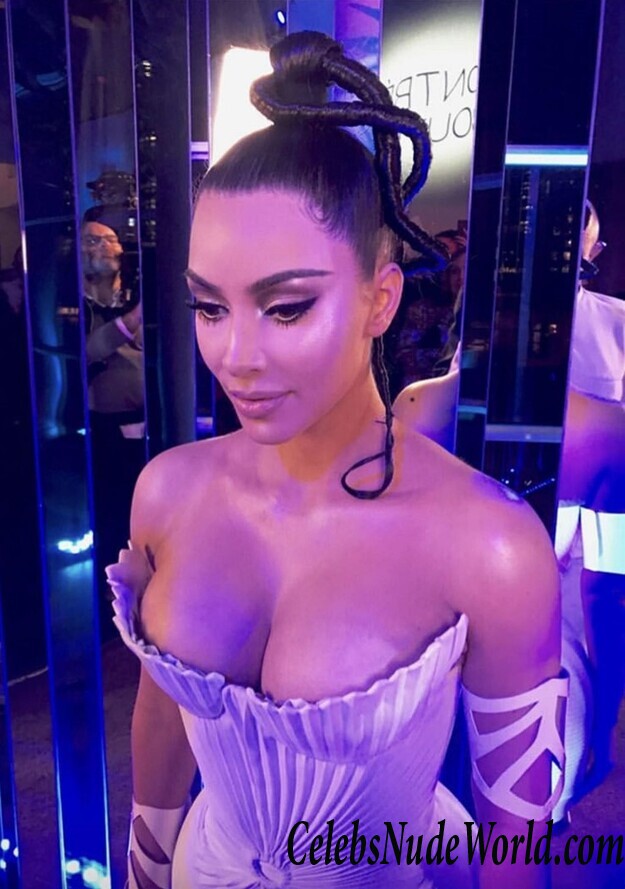 Kim Kardashian Sexy 113664