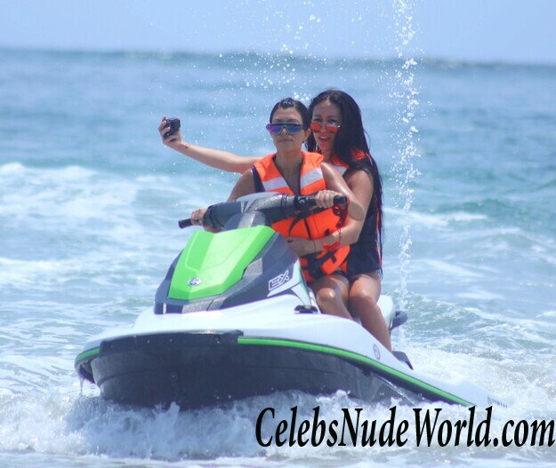 Kourtney Kardashian And Her Amazing Ass 114178