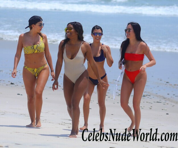 Kourtney Kardashian And Her Amazing Ass 114185