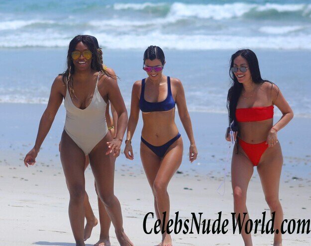 Kourtney Kardashian And Her Amazing Ass 114186