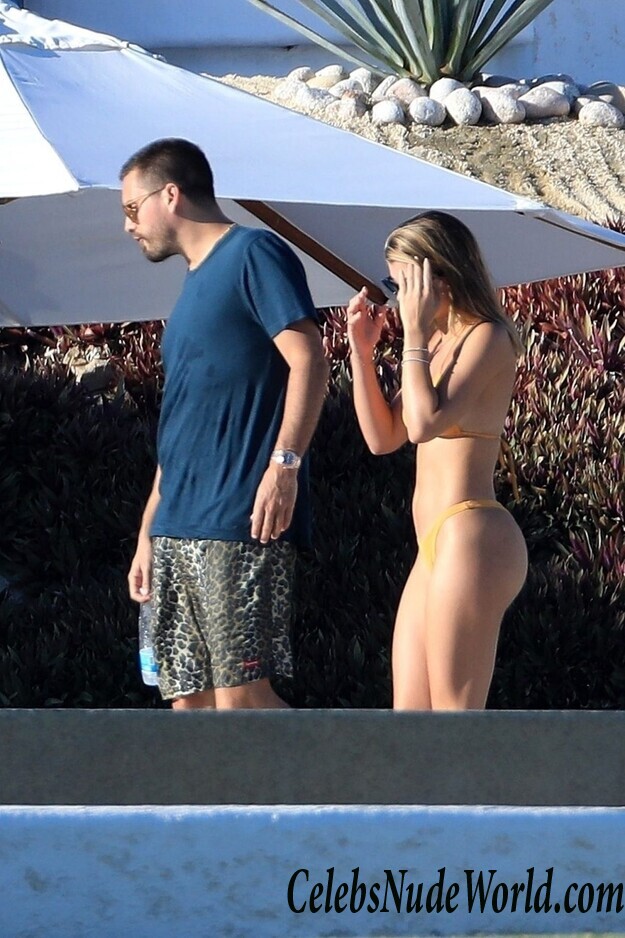 Kourtney Kardashian & Sofia Richie Bikini 115130