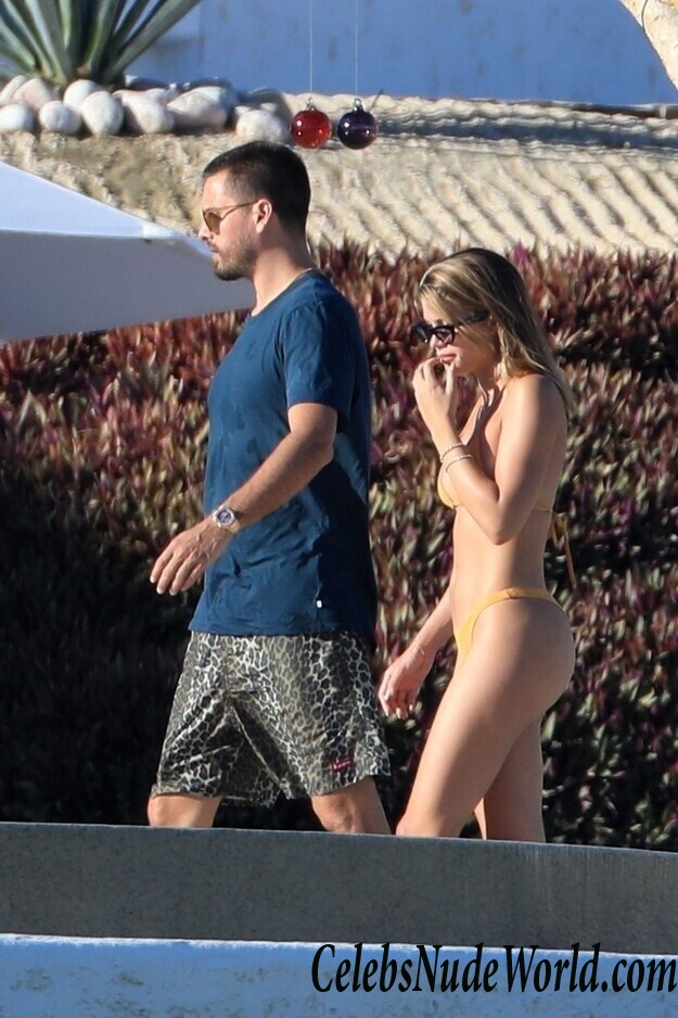 Kourtney Kardashian & Sofia Richie Bikini 115134