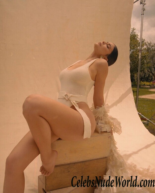 Kylie Jenner Erotic 115161