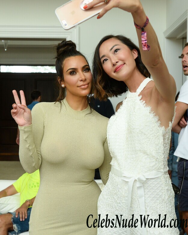 Kim Kardashian Sexy Photos 115223