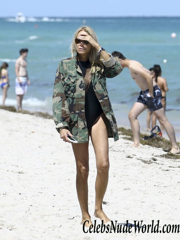 Lauren Foster Sexy Bikini Pictures 115298