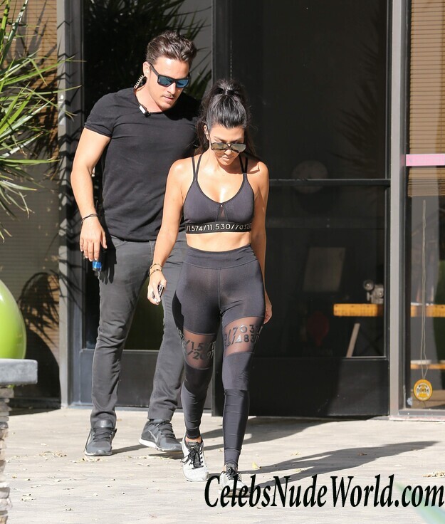 See Through Photos of Kourtney Kardashian 115908