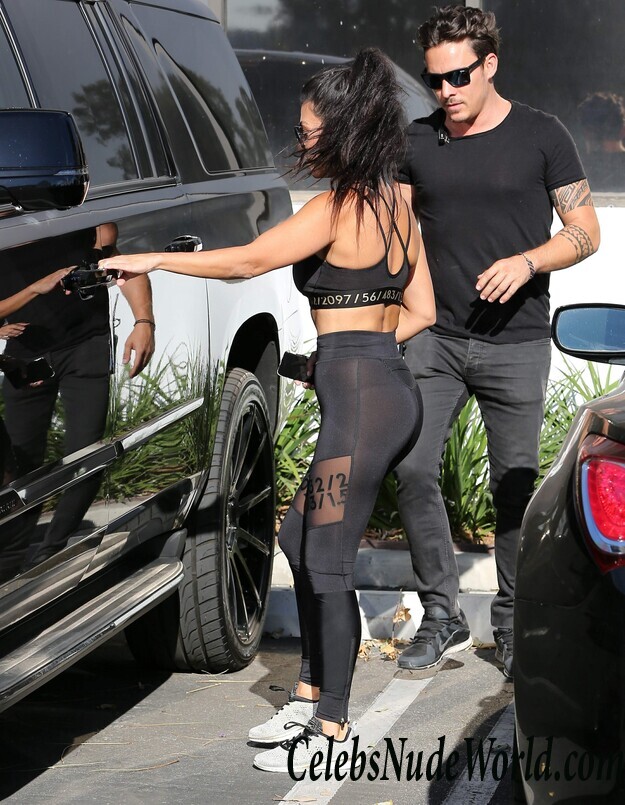 See Through Photos of Kourtney Kardashian 115910