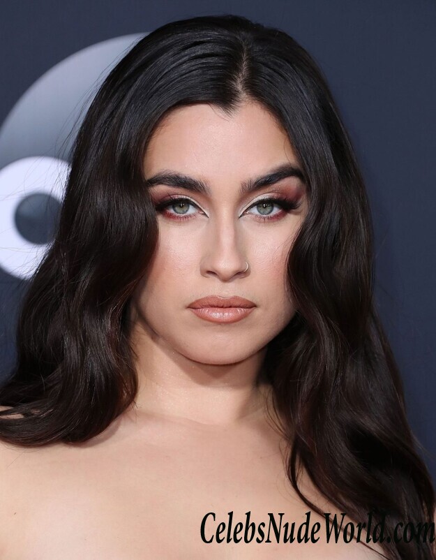Lauren Jauregui Cleavage 115985