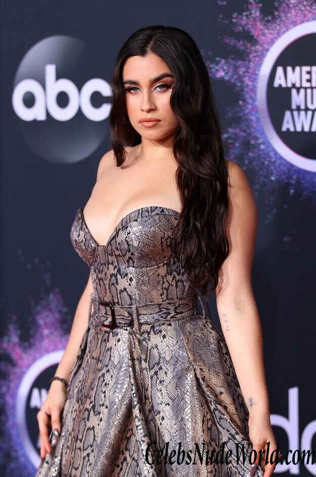 Lauren Jauregui Cleavage 115986
