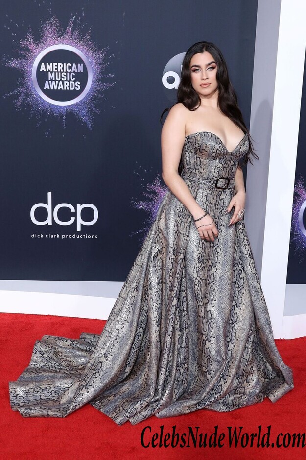 Lauren Jauregui Cleavage 115988