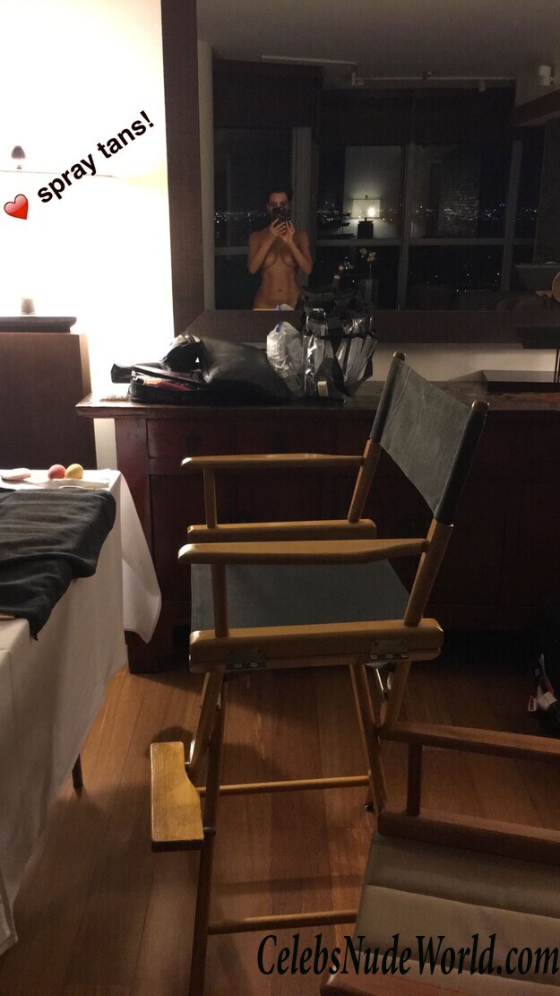 Naked Photos of Kim Kardashian 115992