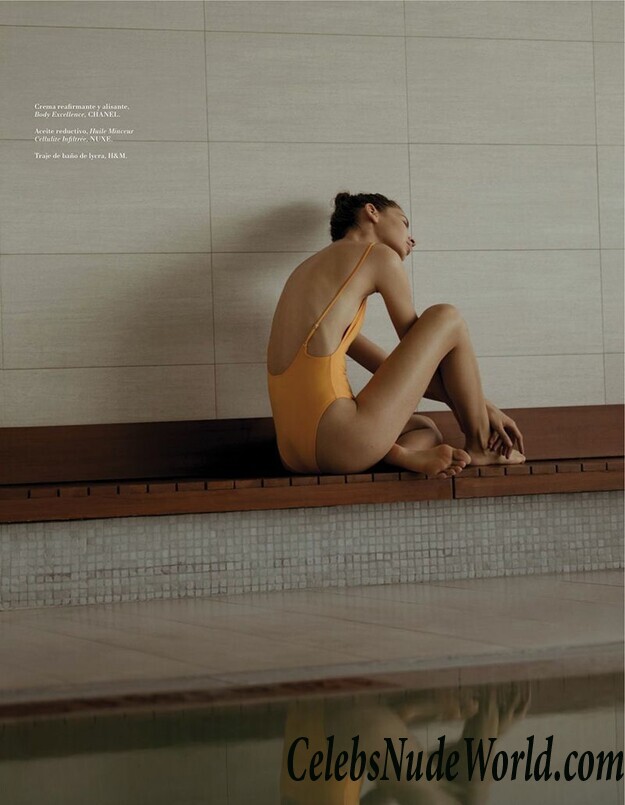 Laissa Medeiros: Melancholic Topless Photoshoot 115997