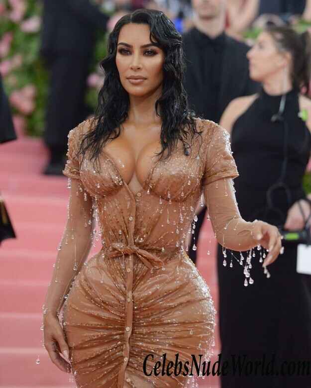 Kim Kardashian Cleavage 116019