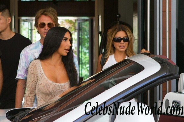 Kim Kardashian Cleavage 116081