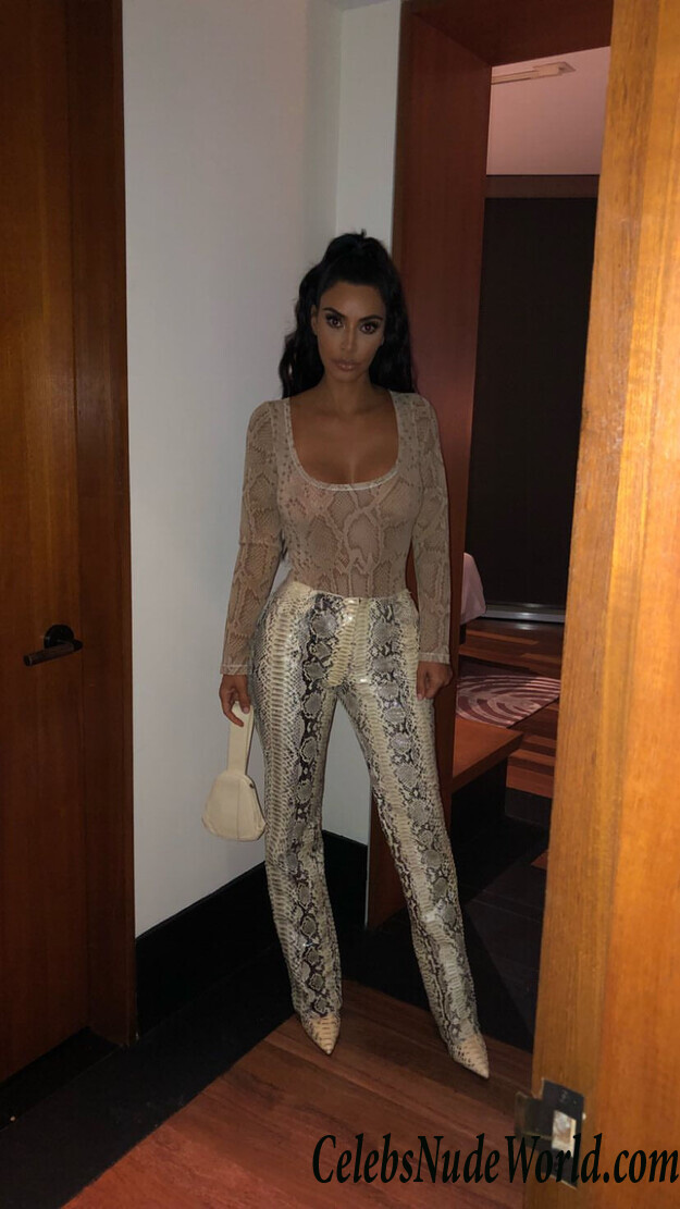 Kim Kardashian Cleavage 116086