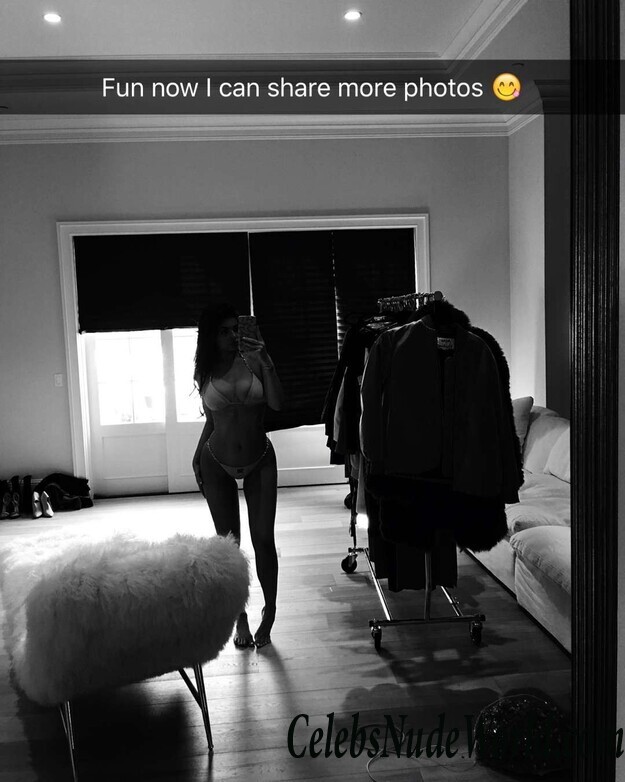 Sexy Photos of Kylie Jenner 116411