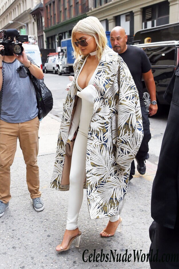 Sexy Photos of Kylie Jenner 116426