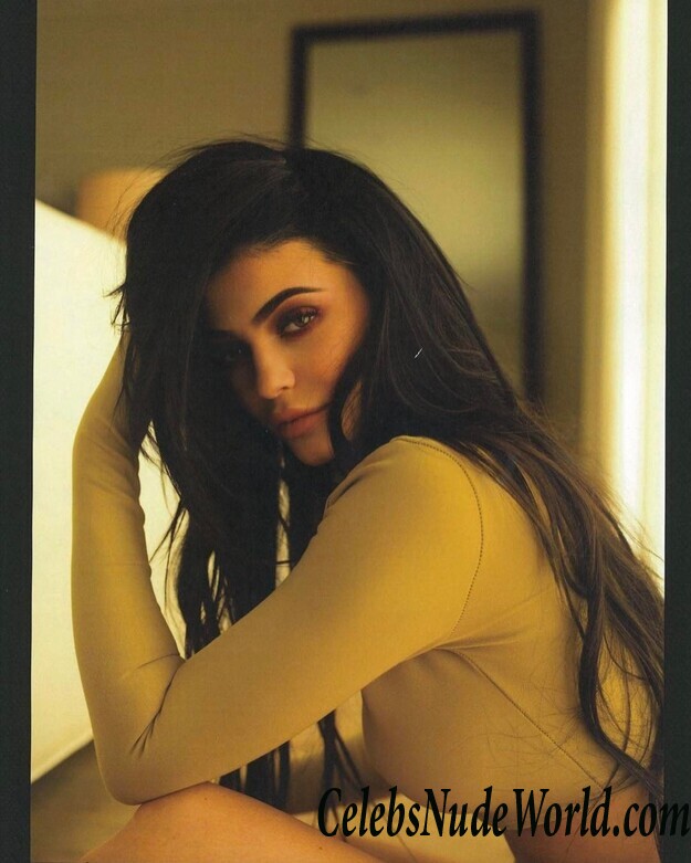 Sexy Photos of Kylie Jenner 116429