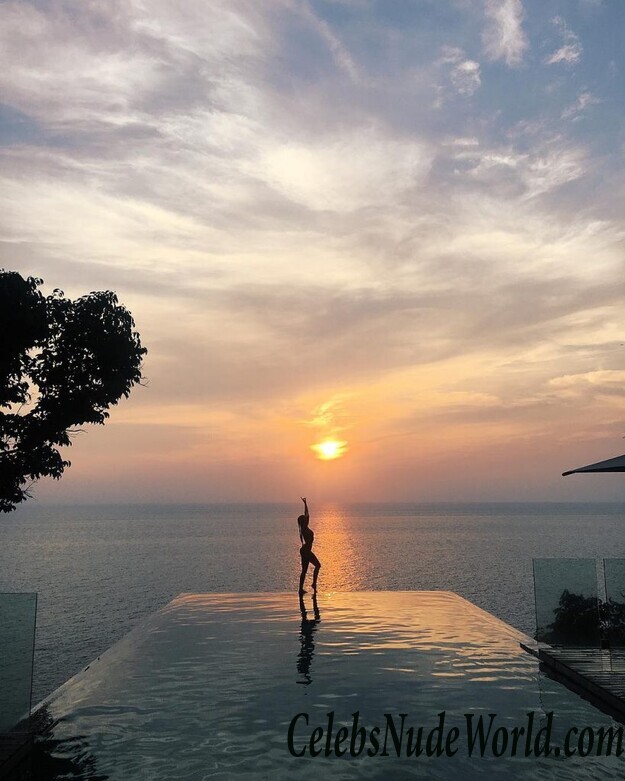 Laura Amy Sexy 116813