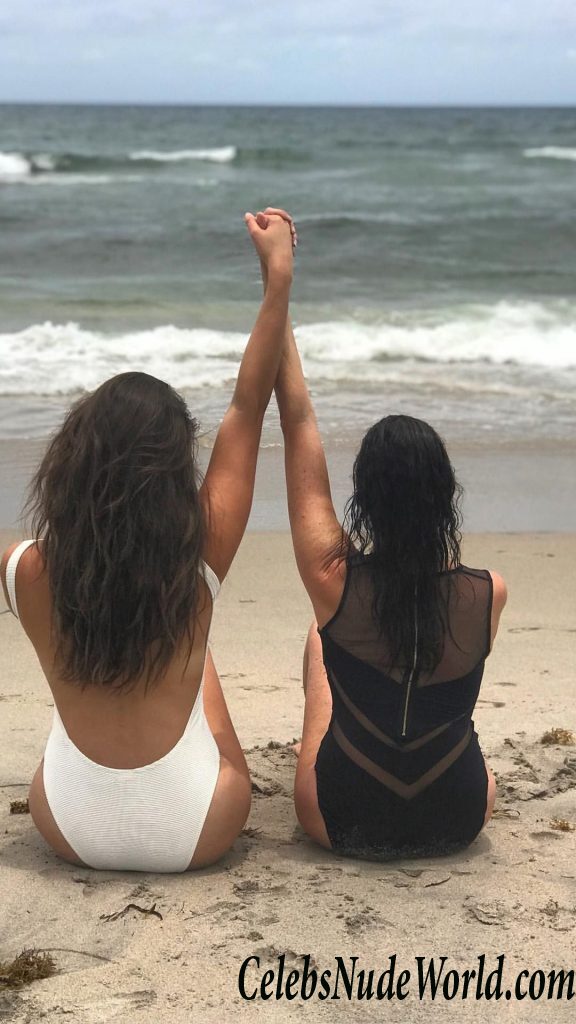 Kira Kosarin Bikini 116985