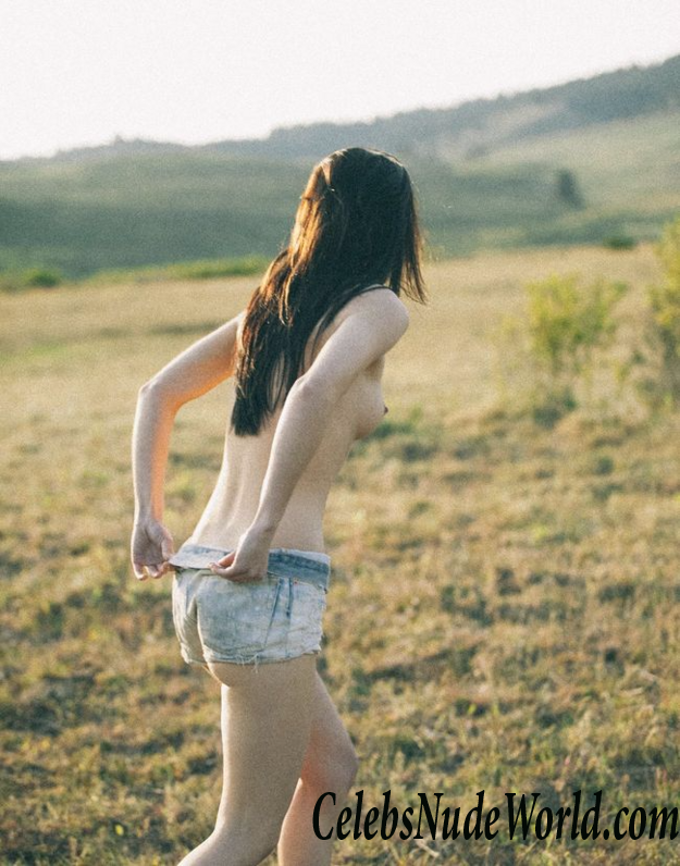 Nude photoshot of Kera Lester 117107