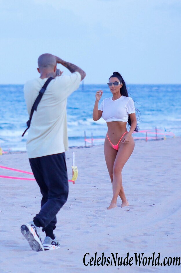 Kim Kardashian Ass 117350