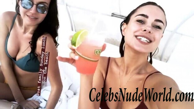 Kimberley Garner Bikini 117408