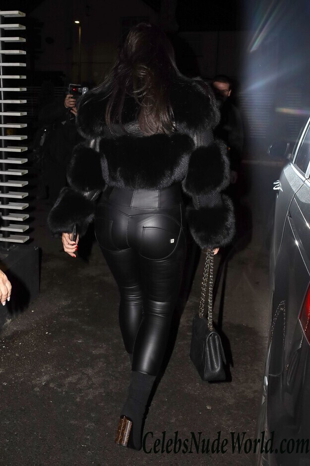 Lauren Goodger Cleavage 117628