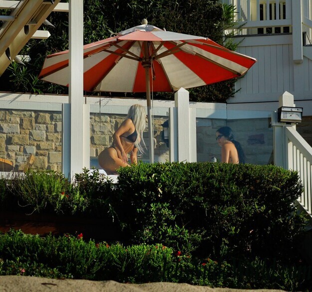 Kim Kardashian Bikini 117693