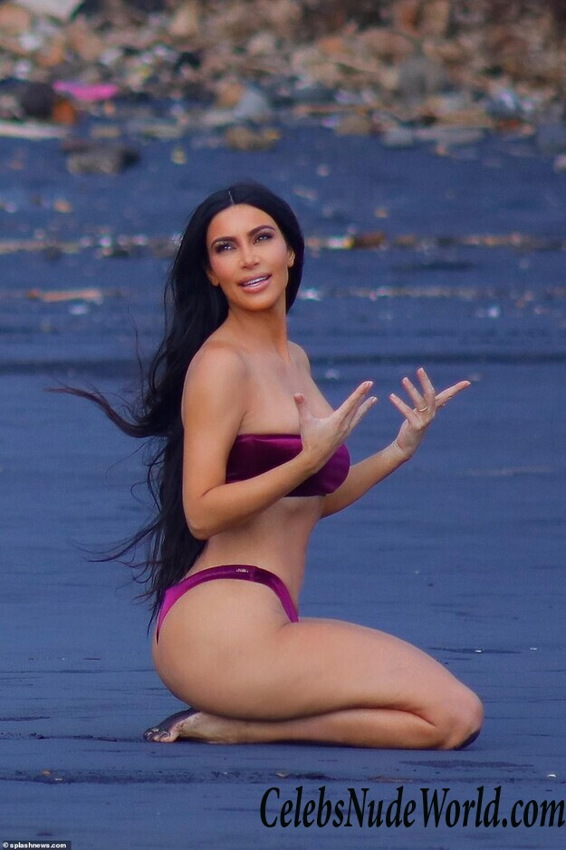 Kim Kardashian Bikini 117716