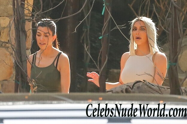 Kim Kardashian & Kourtney Kardashian Sexy 117967