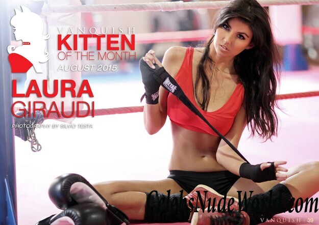 Topless pics of Laura Giraudi 118065