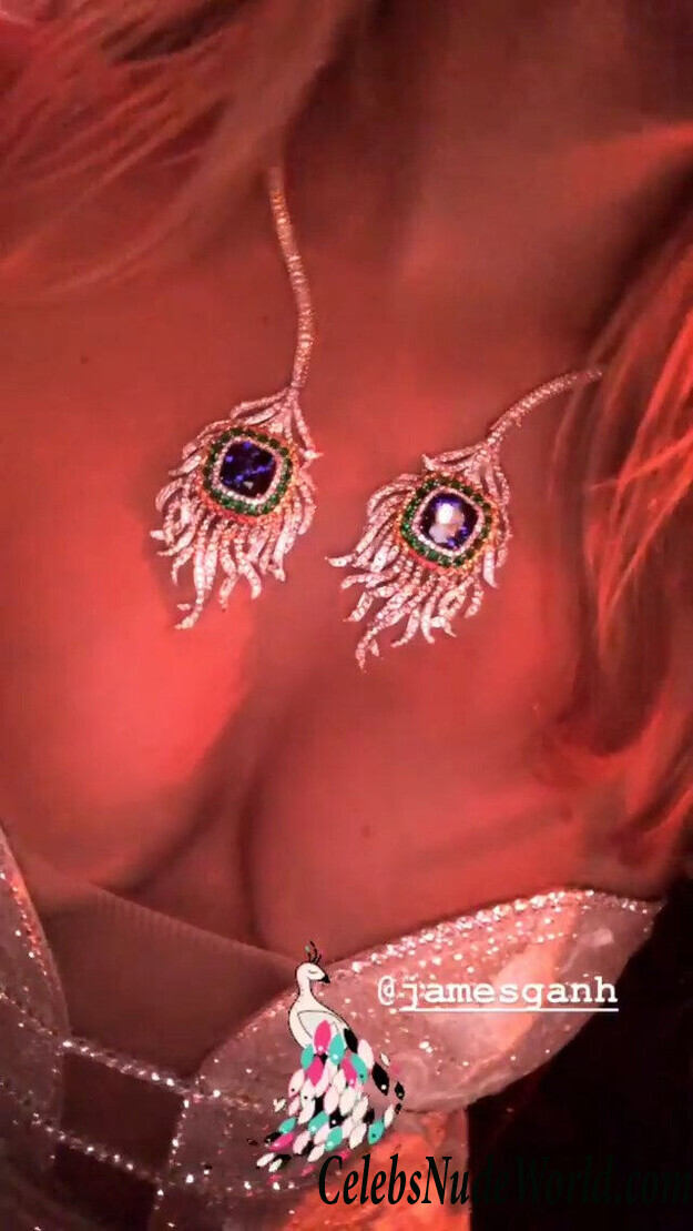 Kimberley Garner Cleavage 118274