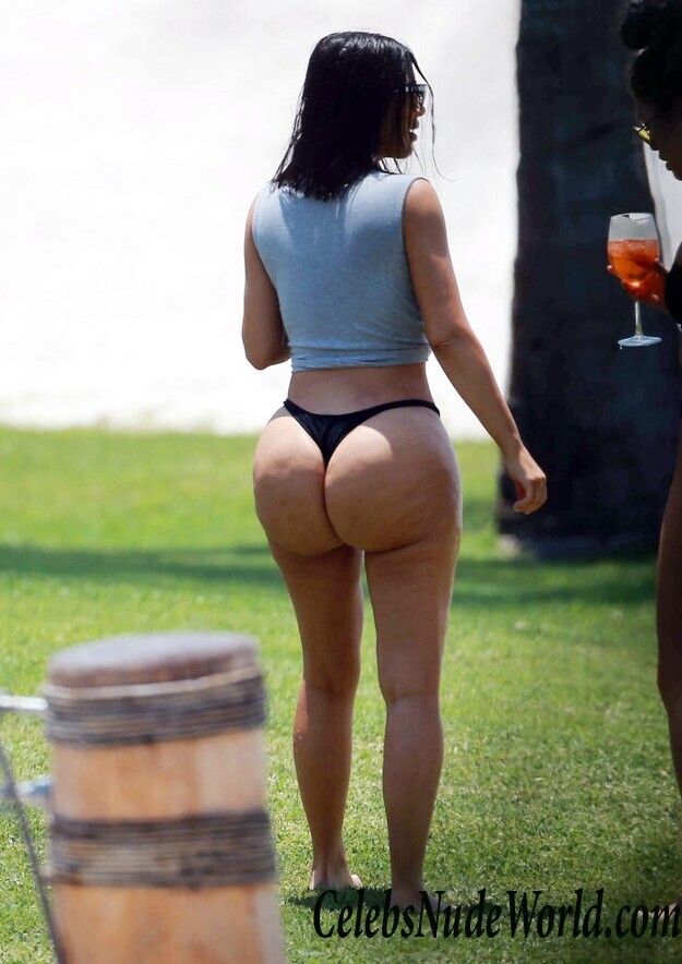Kim Kardashian's Famous Booty Delivered To Your Screen 118331